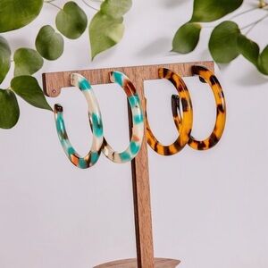 2 Pairs‎ Set Of Resin Vintage, French Style Leopard Print C Shaped Hoop Earrings